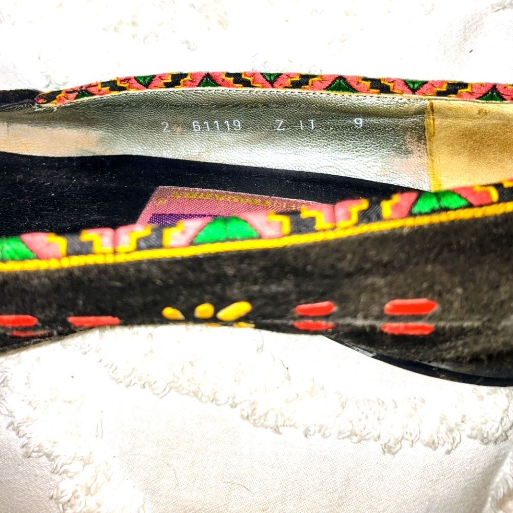 Susan Bennis Warren Edwards Black Suede Embroidered Vintage Loafer Flats Size 9 - Picture 7 of 8